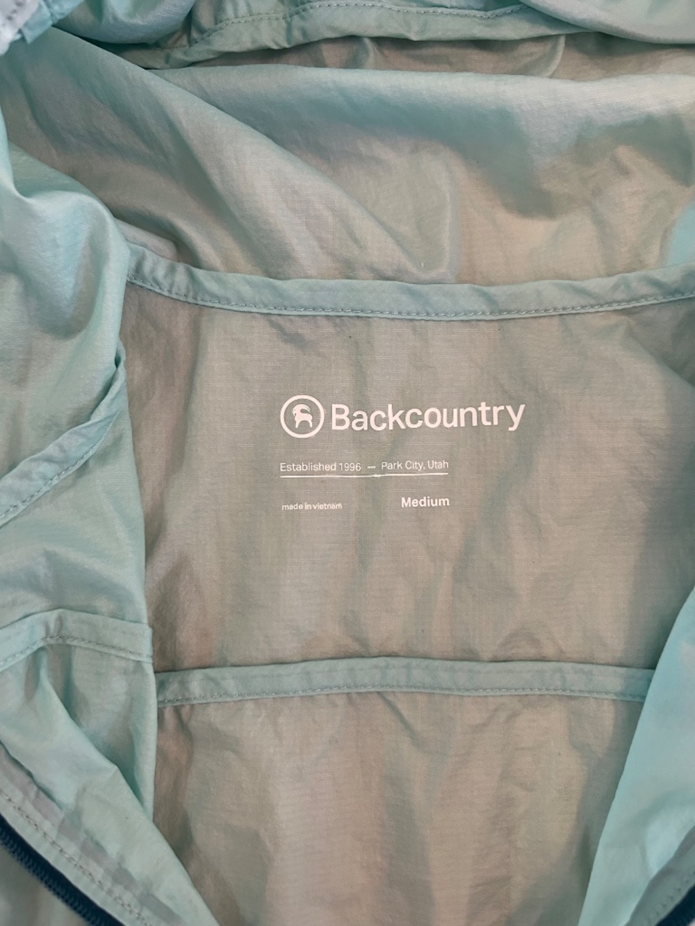 Backcountry.com Women’s Packable Windbreaker - Picture 3 of 4